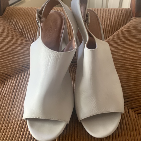 Halogen White Leather Slingback Mules Chunky Heels Peep Toes White  9 Excellent - Picture 2 of 7